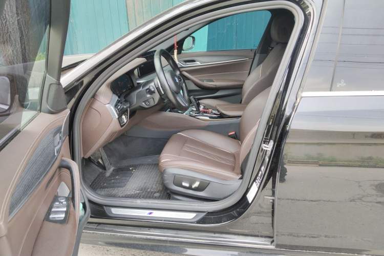 Used BMW 5 Series 2022 Revised Version 530Li xDrive M Sport Package Left Front Seat