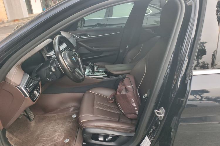 Used BMW 5 Series 2022 530Li xDrive M Sport Package Left Front Seat