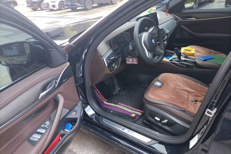 Used BMW 5 Series 2022 Second Facelift 530Li xDrive M Sport Package Left Front Seat