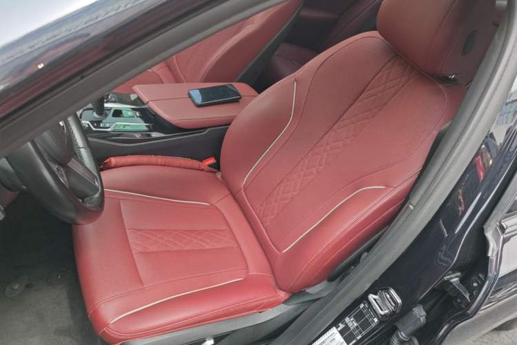Used BMW 5 Series 2022 Restyled 525Li M Sport Package Left Front Seat