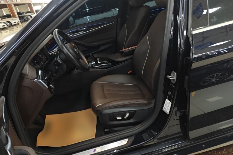 Used BMW 5 Series 2022 Restyled 525Li M Sport Package Left Front Seat