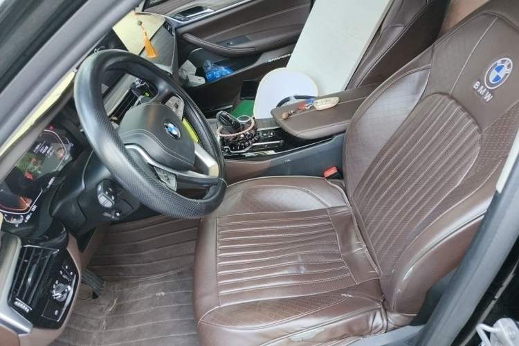 Used BMW 5 Series 2022 Updated 530Li xDrive Luxury Package Left Front Seat