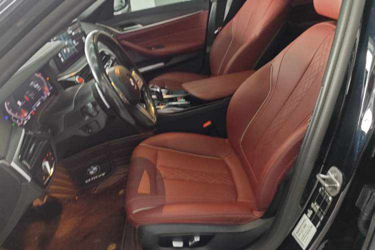 Used BMW 5 Series 2022 Second Facelift 530Li Leading Edition M Sport Package Left Front Seat