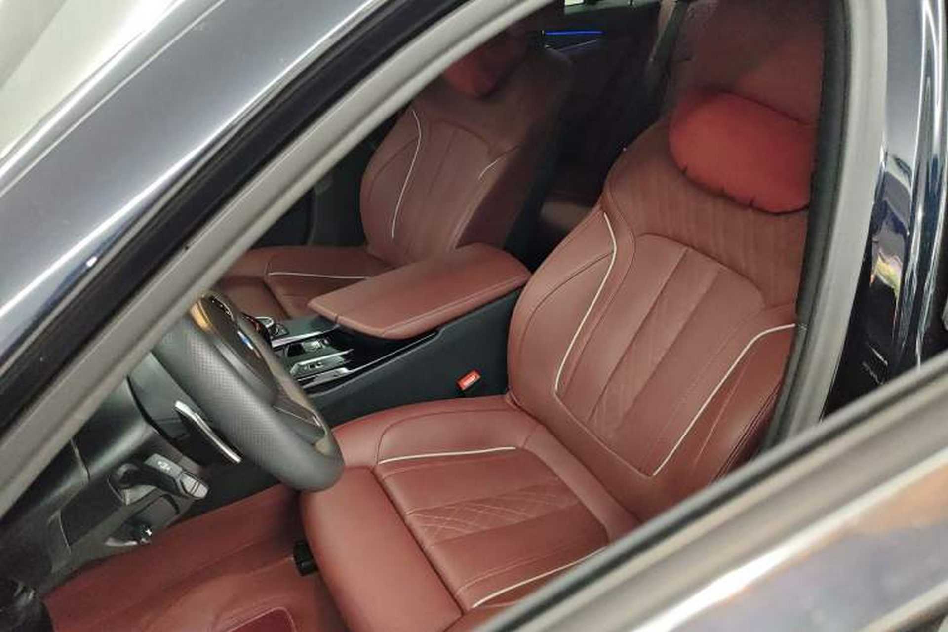 Used BMW 5 Series 2022 Second Facelift 530Li Luxury Version M Sport Package Left Front Seat