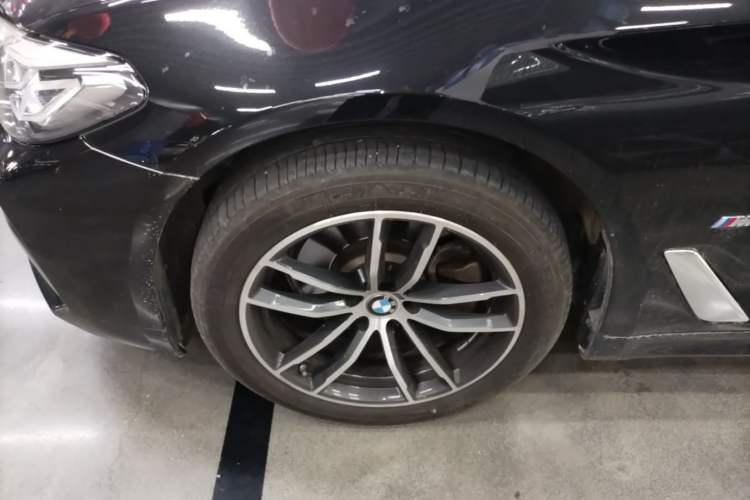 Used BMW 5 Series 2022 Second Facelift 525Li M Sport Package Left Front Wheel Hub