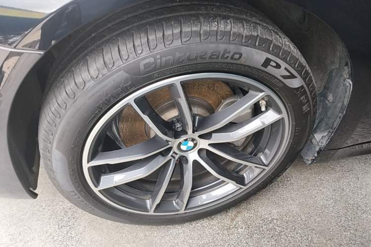Used BMW 5 Series 2022 Second Facelift 525Li M Sport Package Left Front Wheel Hub
