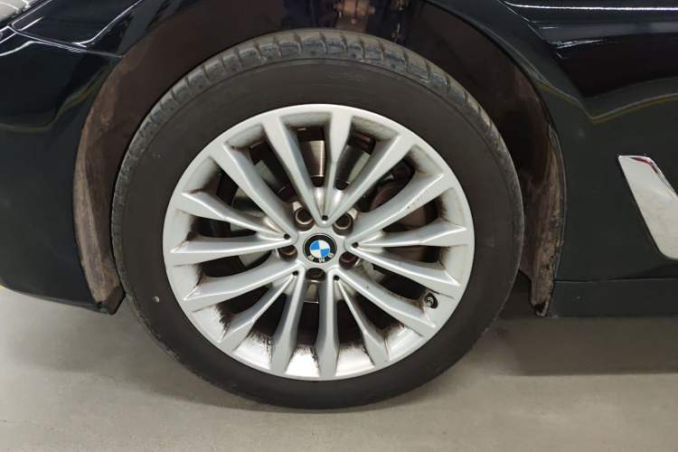 Used BMW 5 Series 2022 Second Facelift 525Li Luxury Package Left Front Wheel Hub