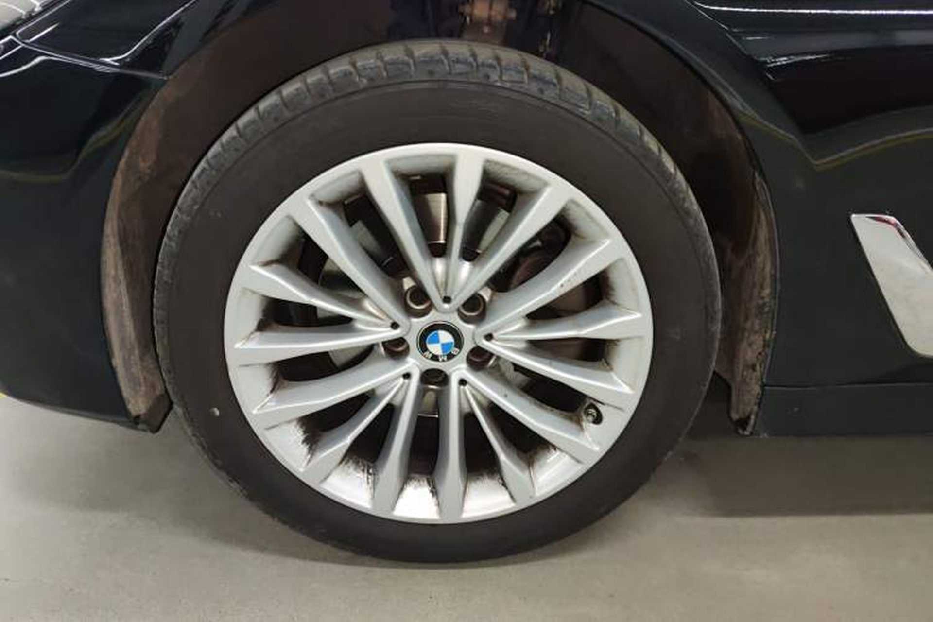 Used BMW 5 Series 2022 Second Facelift 525Li Luxury Package Left Front Wheel Hub