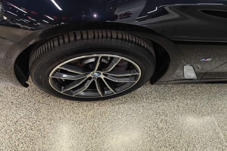 Used BMW 5 Series 2022 Restyled 525Li M Sport Package Left Front Wheel Hub