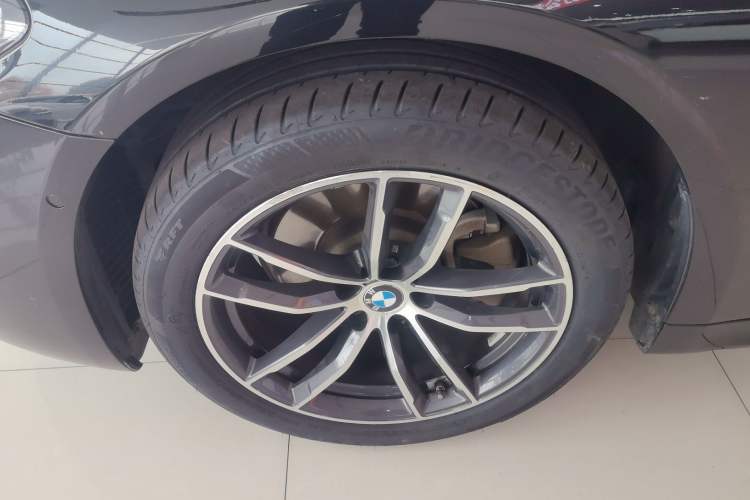 Used BMW 5 Series 2022 Restyled 525Li M Sport Package Left Front Wheel Hub