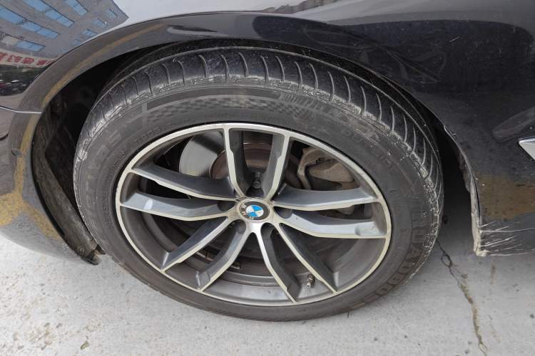 Used BMW 5 Series 2022 Restyled 525Li M Sport Package Left Front Wheel Hub