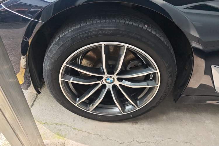 Used BMW 5 Series 2022 Second Facelift 525Li M Sport Package Left Front Wheel Hub