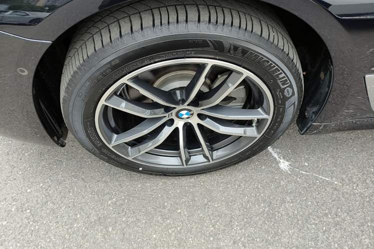 Used BMW 5 Series 2022 Restyled 525Li M Sport Package Left Front Wheel Hub