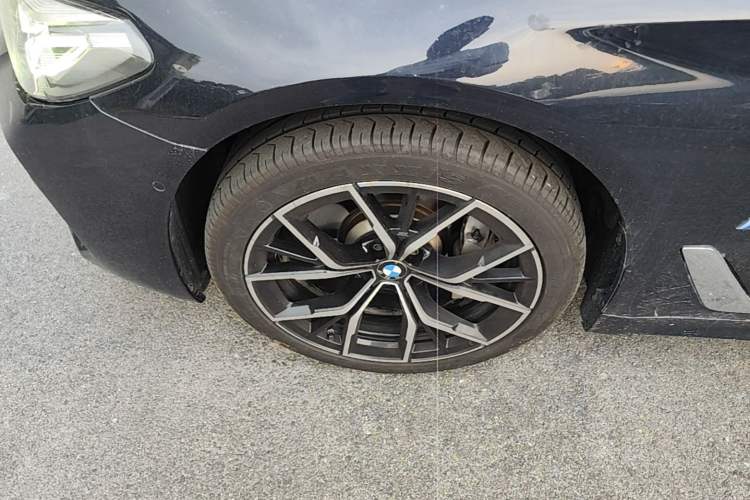 Used BMW 5 Series 2022 Revised Version 3 530Li Luxury Edition M Sport Package Left Front Wheel Hub