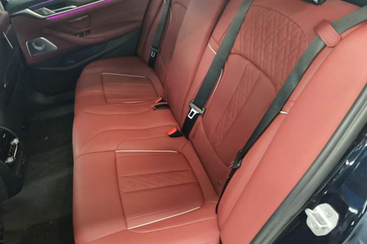 Used BMW 5 Series 2022 Second Facelift 530Li Executive Luxury Package Left Rear Seat