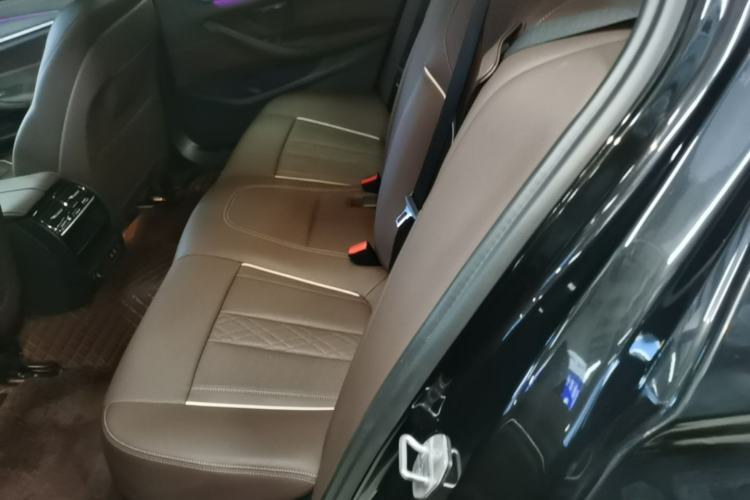 Used BMW 5 Series 2022 Restyled 530Li Leading Edition M Sport Package Left Rear Seat