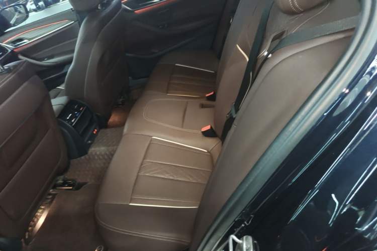 Used BMW 5 Series 2022 Restyled 530Li Leading Edition M Sport Package Left Rear Seat