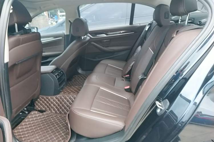 Used BMW 5 Series 2022 Restyled 525Li Luxury Package Left Rear Seat