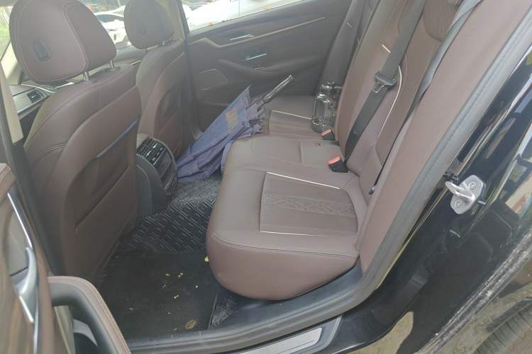 Used BMW 5 Series 2022 Updated 530Li Leading Edition Luxury Package Left Rear Seat