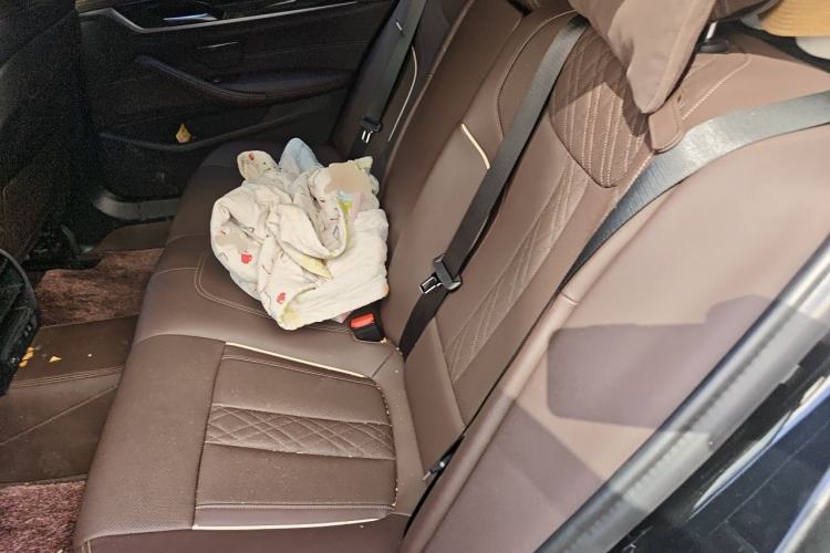 Used BMW 5 Series 2022 Restyled 525Li M Sport Package Left Rear Seat