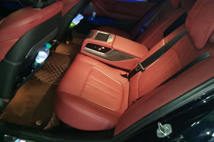 Used BMW 5 Series 2022 Revised Version 3 530Li Luxury Edition M Sport Package Left Rear Seat