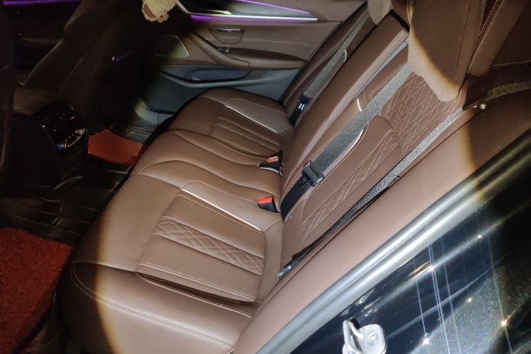 Used BMW 5 Series 2022 Restyled 530Li Luxury Edition M Sport Package Left Rear Seat