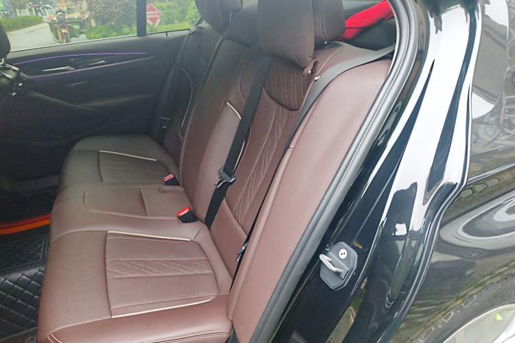 Used BMW 5 Series 2022 Restyled 525Li Luxury Package Left Rear Seat