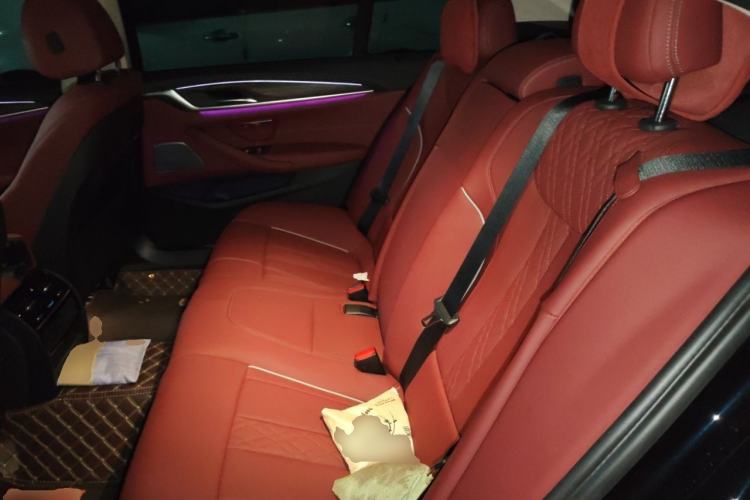 Used BMW 5 Series 2022 Second Facelift 530Li Leading Edition Luxury Package Left Rear Seat