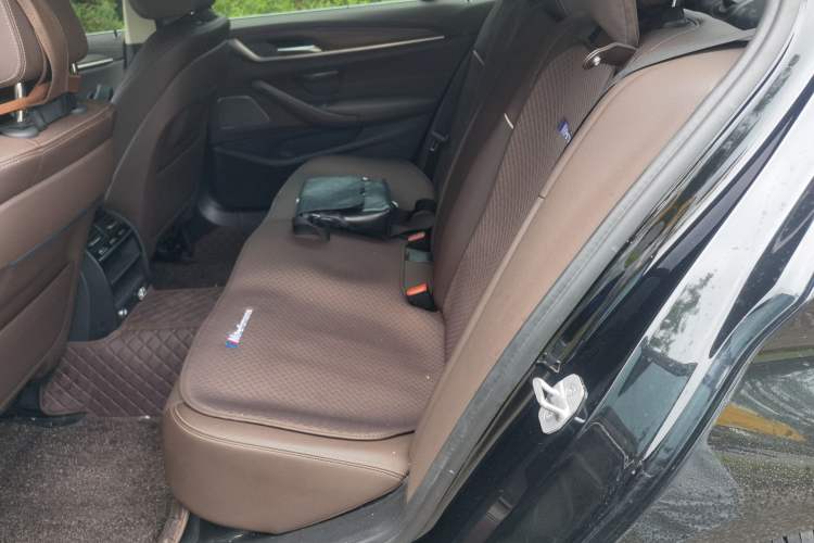 Used BMW 5 Series 2022 530Li xDrive Luxury Package Left Rear Seat