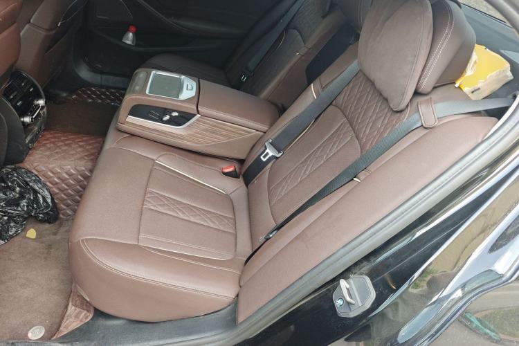 Used BMW 5 Series 2022 Revised Version 3 530Li Luxury Edition Premium Package Left Rear Seat