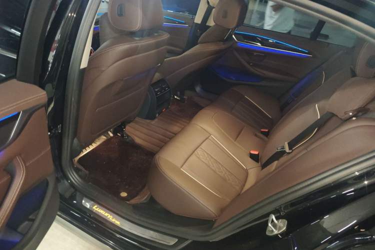 Used BMW 5 Series 2022 Restyled 525Li Luxury Package Left Rear Seat