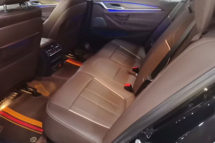 Used BMW 5 Series 2022 Second Facelift 530Li Leading Edition Luxury Package Left Rear Seat
