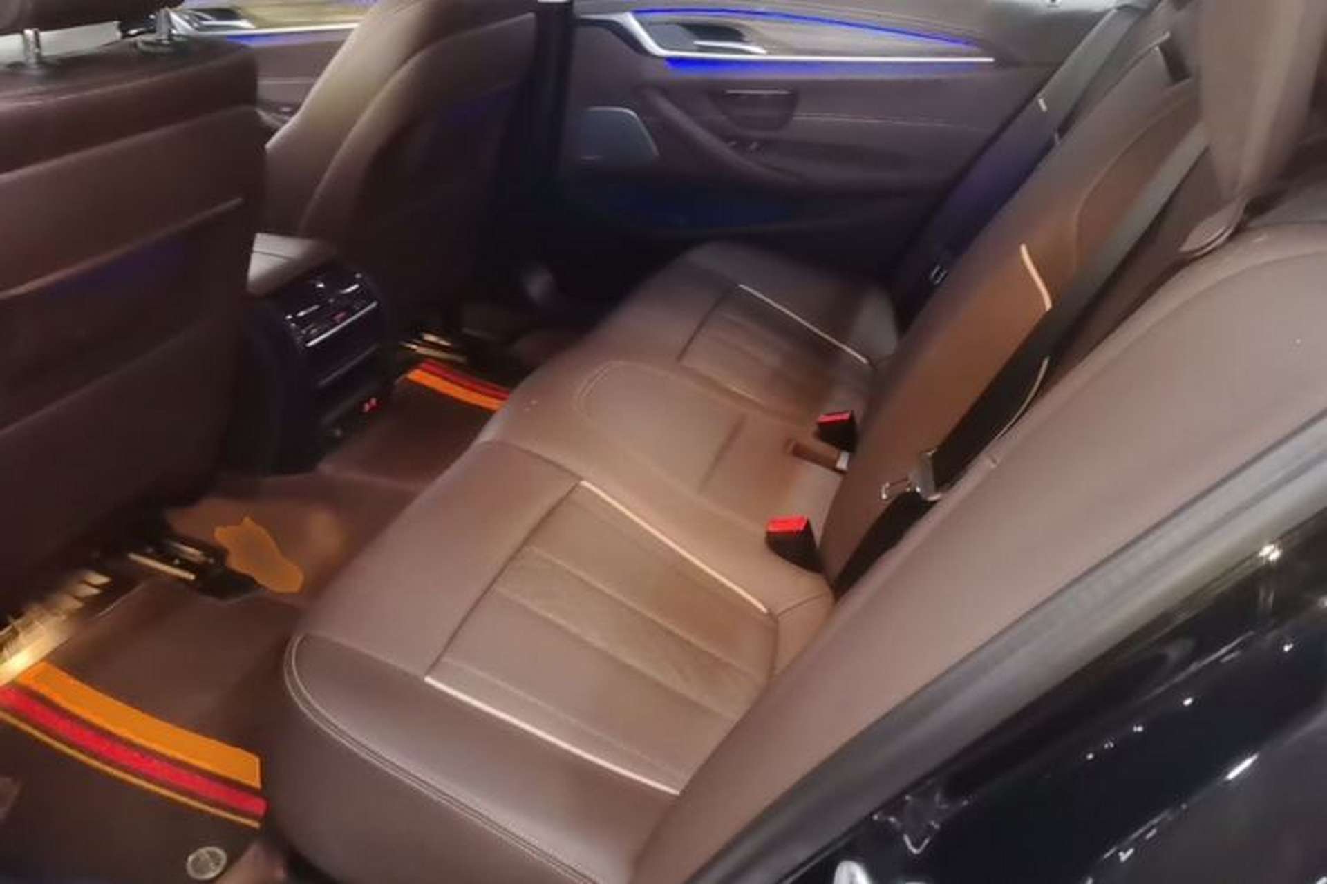 Used BMW 5 Series 2022 Second Facelift 530Li Leading Edition Luxury Package Left Rear Seat
