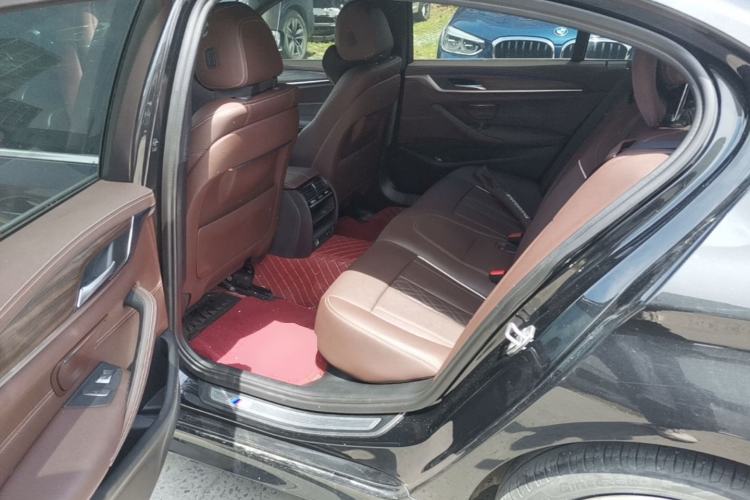 Used BMW 5 Series 2022 Restyled 530Li Leading Edition M Sport Package Left Rear Seat