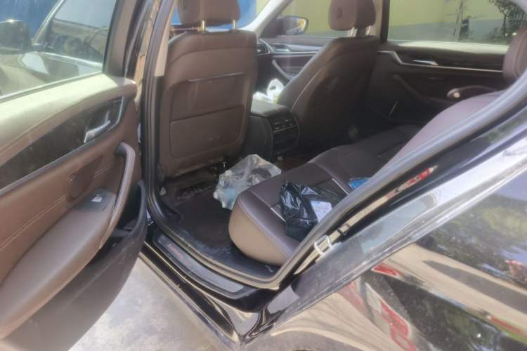 Used BMW 5 Series 2022 Restyled 525Li Luxury Package Left Rear Seat