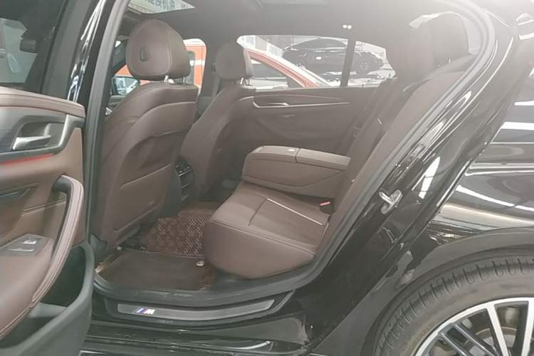 Used BMW 5 Series 2022 Revised Version 530Li xDrive M Sport Package Left Rear Seat