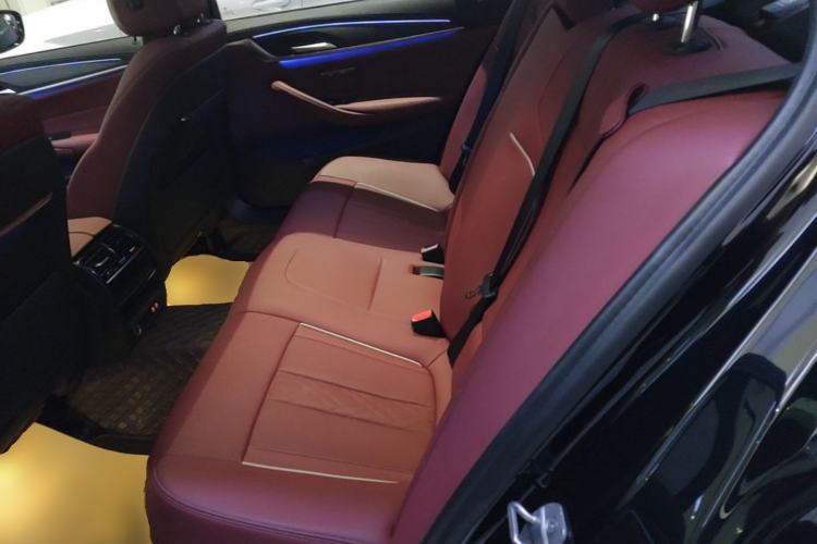 Used BMW 5 Series 2022 Second Facelift 530Li Leading Edition M Sport Package Left Rear Seat