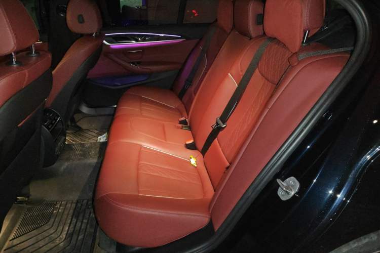 Used BMW 5 Series 2022 Restyled 530Li Leading Edition M Sport Package Left Rear Seat