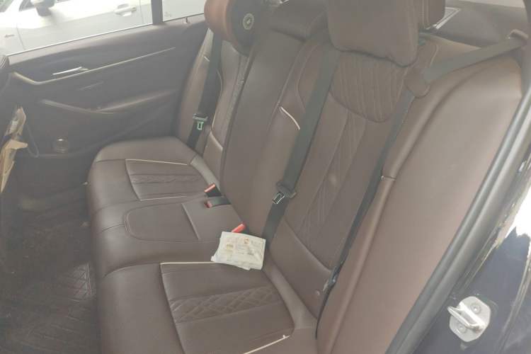 Used BMW 5 Series 2022 Restyled 530Li Leading Edition M Sport Package Left Rear Seat
