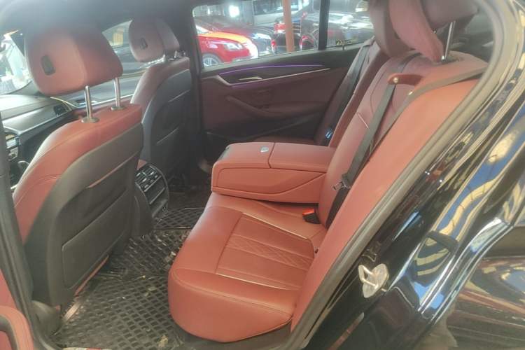 Used BMW 5 Series 2022 Restyled 530Li Leading Edition M Sport Package Left Rear Seat