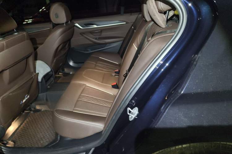 Used BMW 5 Series 2022 530Li Leading Model M Sport Package Left Rear Seat