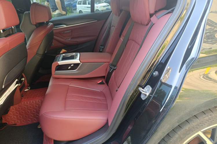 Used BMW 5 Series 2022 Restyled 530Li Luxury Edition M Sport Package Left Rear Seat