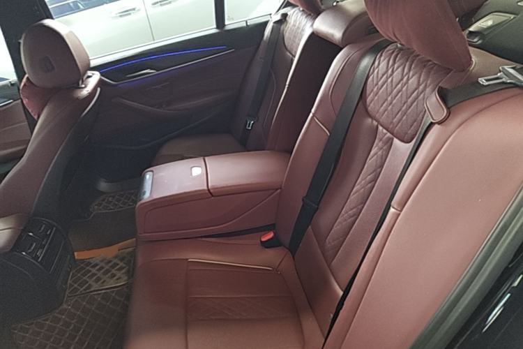 Used BMW 5 Series 2022 Restyled 530Li Leading Edition M Sport Package Left Rear Seat
