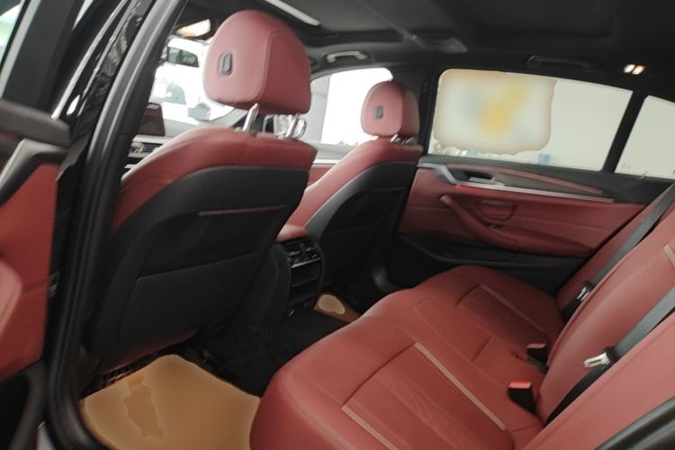 Used BMW 5 Series 2022 Second Facelift 530Li Leading Edition M Sport Package Left Rear Seat