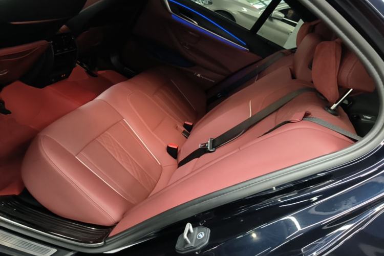 Used BMW 5 Series 2022 Restyled 530Li Leading Edition M Sport Package Left Rear Seat