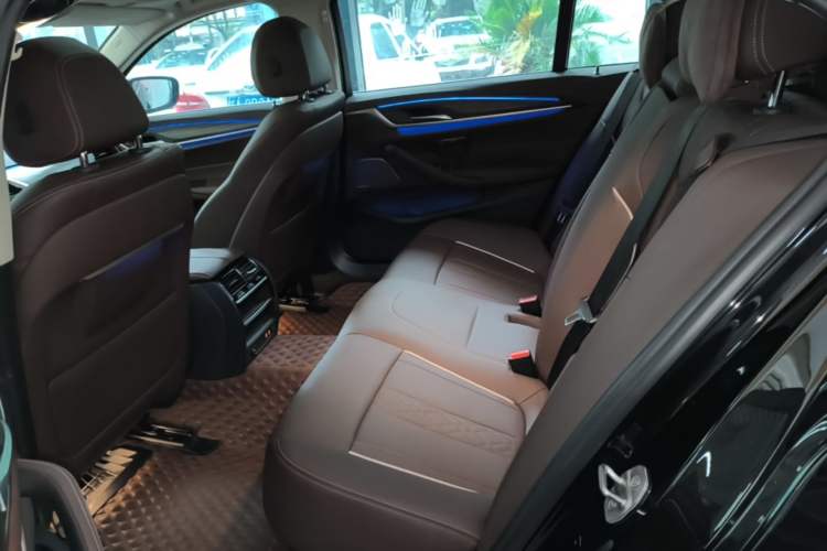 Used BMW 5 Series 2022 Updated 530Li Leading Edition Luxury Package Left Rear Seat