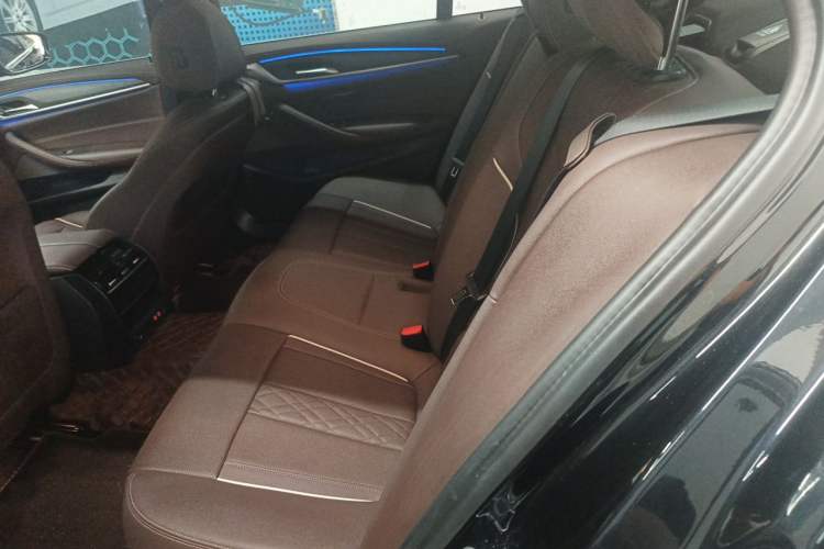 Used BMW 5 Series 2022 Second Facelift 530Li Leading Edition M Sport Package Left Rear Seat