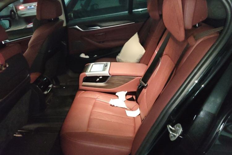 Used BMW 5 Series 2022 Updated 530Li Luxury Edition Premium Package Left Rear Seat