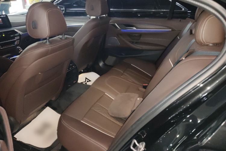 Used BMW 5 Series 2022 Second Facelift 530Li xDrive Luxury Package Left Rear Seat