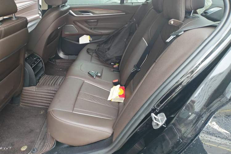 Used BMW 5 Series 2022 Updated 530Li Leading Edition Luxury Package Left Rear Seat